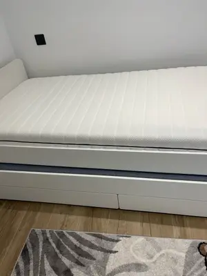 Lit IKEA 90x200 avec tiroir + rangement + 2 matelas - Miniature 3