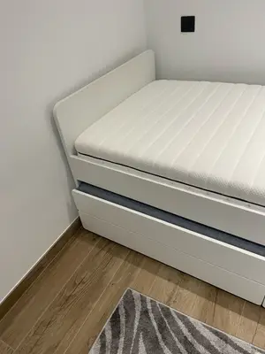 Lit IKEA 90x200 avec tiroir + rangement + 2 matelas - Miniature 4
