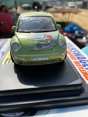 Voiture miniature de collection en bon état général