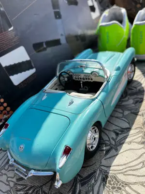 Voiture miniature de collection en bon état général - Miniature 2