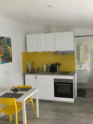Studio meublé de 18 m² à louer, charges comprises