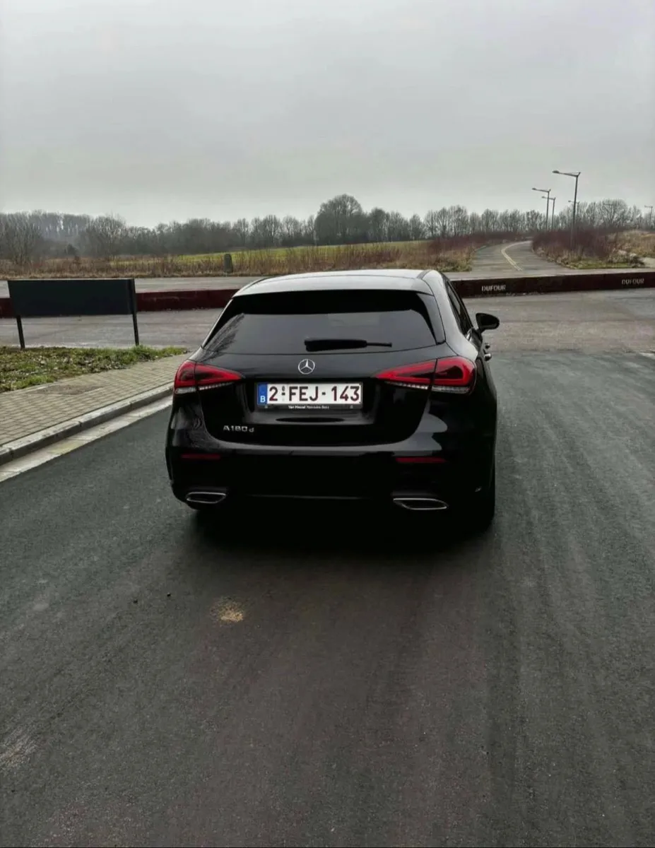 Mercedes-Benz Classe A W177 A 180 d, en 5 portes, diesel, avec présentation sportive AMG Line - Photo 1