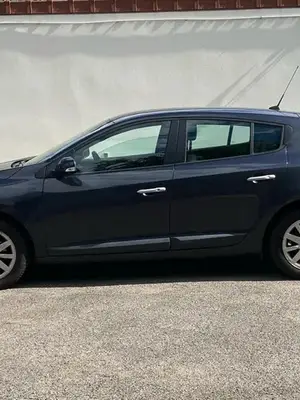 Renault Megane III 1.5DCi 85CH Eco2 Expression Megane III 1.5 DCi 85ch Eco2 Expression - Miniature 2