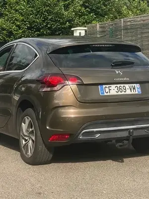 Très Belle Citroen DS4 1.6 E-HDi 110CH BMP6 Automatique Airdream So Chic - Miniature 3