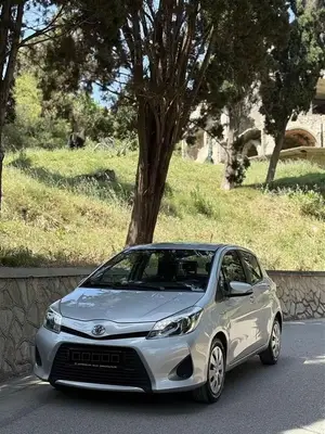 Toyota Yaris 1.3 VVT-i gris  - Miniature 6