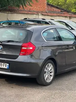 BMW SÉRIE 1 118D - Miniature 5