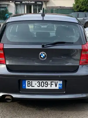 BMW SÉRIE 1 118D - Miniature 4