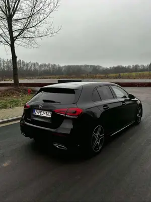 Mercedes-Benz Classe A W177 A 180 d, en 5 portes, diesel, avec présentation sportive AMG Line  - Miniature 5