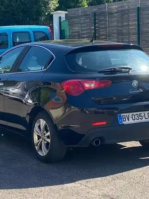 Paiement 4X CB - Tres Belle Alfa Roméo Giulietta 1.6JTDM 105CH Super Crit’Air2 - Miniature 3
