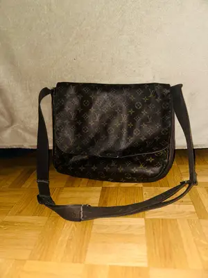 Sac Louis Vuitton bandoulière unisexe — Monogram vintage, très bon état