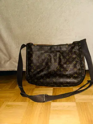 Sac Louis Vuitton bandoulière unisexe — Monogram vintage, très bon état - Miniature 4