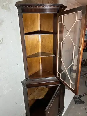 Armoire d’angle pour salle à manger ou salon