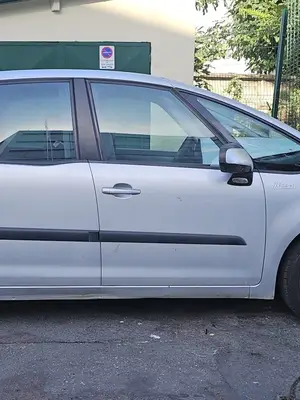 Voiture en bon état de fonctionnement