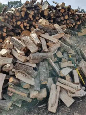 Bois de chauffage sec de qualité - Livraison France