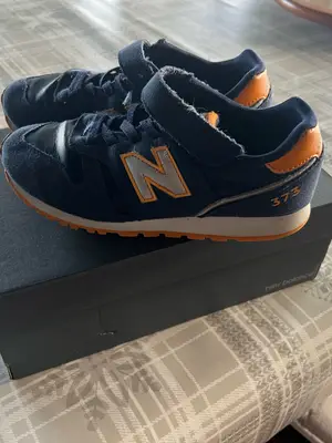 Baskets New Balance taille 31 très peu servies, seulement en intérieur