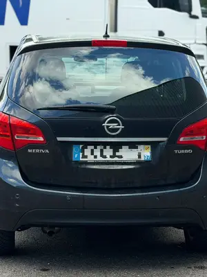 Opel Meriva Turbo 2014 120 ch essence boîte manuelle - Miniature 3