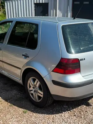 Volkswagen Golf 1.9 TDI 130 ch 2003, courroie à changer, sans contrôle technique - Miniature 3