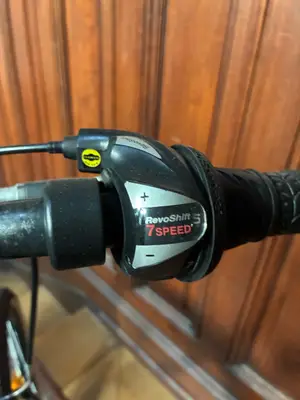 Vélo enfant 20 pouces à 7 vitesses avec pneus neufs - Miniature 3