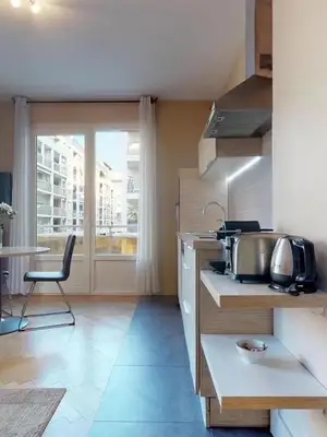 Appartement à vendre, prix à débattre - Miniature 2
