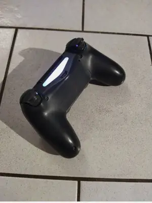 Manette ps4 - Miniature 2