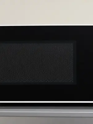 Micro-ondes Simply en très bon état, très peu utilisé – 40 €