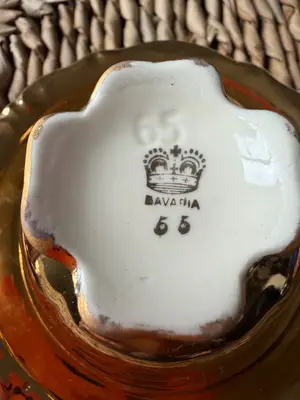 Service vintage en porcelaine Bavaria avec décor doré, en bon état visuel - Miniature 2