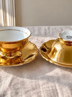 Service vintage en porcelaine Bavaria avec décor doré, en bon état visuel
