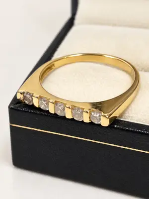 Bague en or jaune 585 avec 5 diamants naturels, taille 58, très bon état