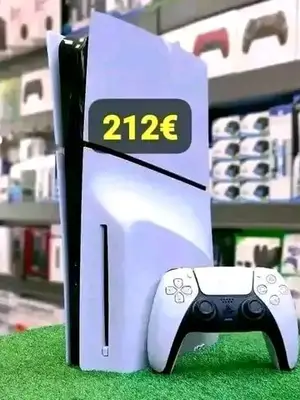 PlayStation 5 avec 2 manettes en bon état - Miniature 2