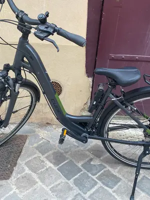 Vélo femme CUBE 2023 - État neuf - Miniature 2