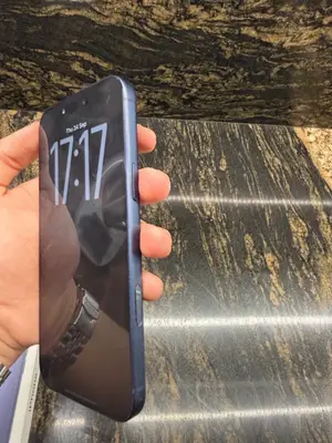 iPhone 17 Pro Max 256 Go bleu en très bon état - Miniature 3