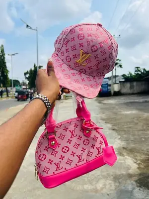 Ensemble de sac Louis Vuitton pour femme, disponible immédiatement - Miniature 2