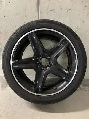 4 roues complètes Mercedes-AMG 19 pouces, pneus Continental 235/45 R19