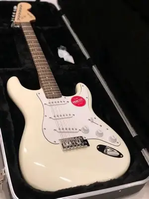 Guitare électrique Squier Affinity Stratocaster Olympic White