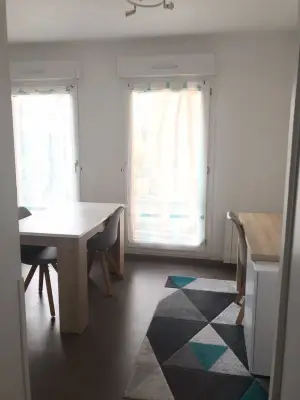 Studio rénové et meublé