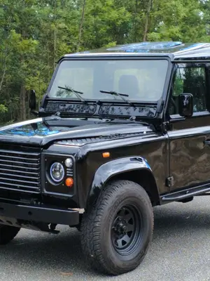 Land Rover Defender 90 TD5 Metal Top 2001 noir, restauration carrosserie