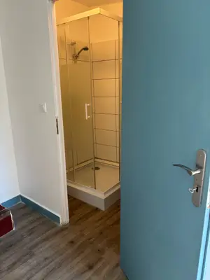 Appartement meublé 29 m² à Béziers, réservé aux étudiants, charges comprises - Miniature 4