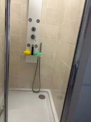 Appartement meublé 26 m² à Béziers, réservé aux étudiants, charges comprises - Miniature 4