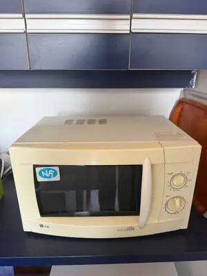 Micro-ondes LG WaveDom 600W - Bon état