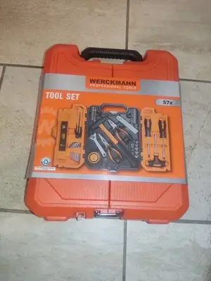 Caisse à outils neuve complète