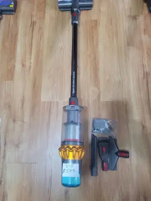 Aspirateur Dyson V15 Detect Absolute complet, très bon état, avec 3 brosses - Miniature 4
