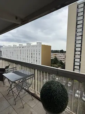T3 à louer à La Rouvière, Marseille 13009, avec balcon, cave et parking
