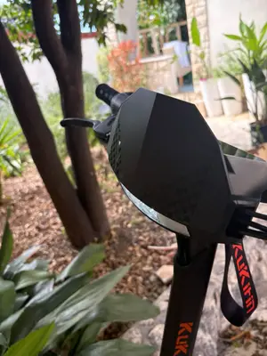 Trottinette électrique KuKirin G2 800 W, autonomie de 55 km, très bon état - Miniature 4
