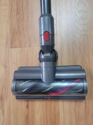 Aspirateur Dyson V15 Detect Absolute complet, très bon état, avec 3 brosses - Miniature 2