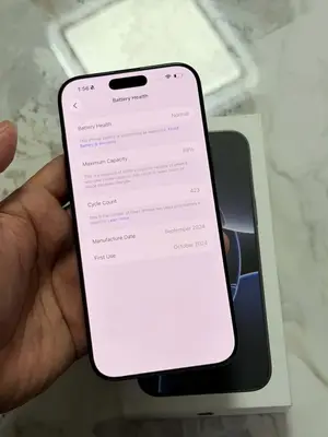 iPhone 16 Pro Max 256 Go titane noir, état neuf, avec boîte et facture - Miniature 2