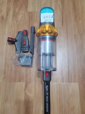 Aspirateur Dyson V15 Detect Absolute complet, très bon état, avec 3 brosses