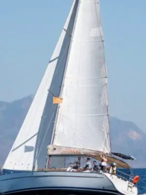 petit Voilier Jeanneau Sangria 1976 avec annexe et 2 moteurs extérieurs