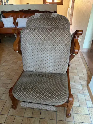 Fauteuil ancien avec repose-pieds