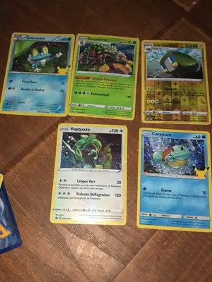 Lot de 100+ cartes Pokémon FR - Holo, Rares et Promos 25ans