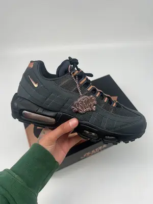 Nike Air Max 95 x Syna World Black / Rose Gold avec boîte spéciale - Miniature 2